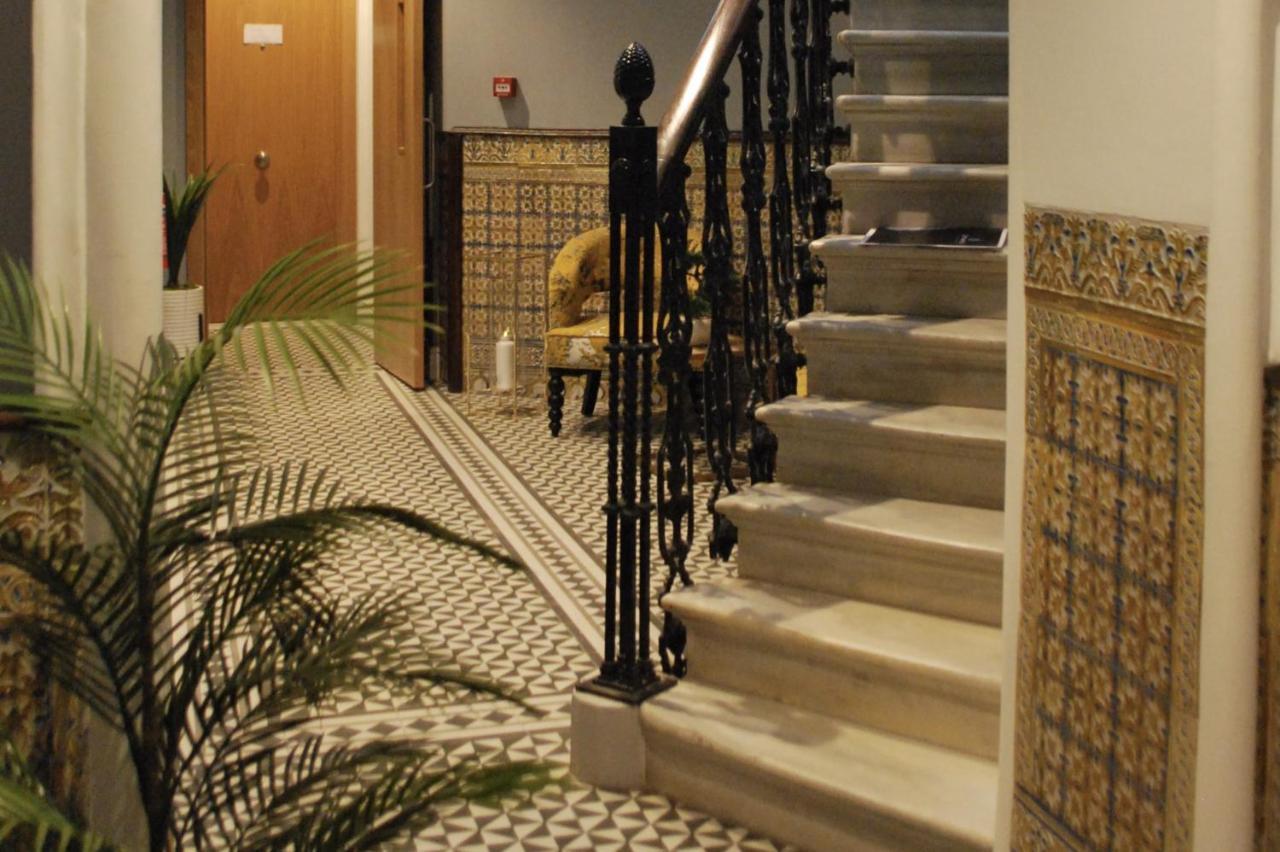 Deluxe City Centre Two Bedroom - Grand Central House Gibraltár Kültér fotó