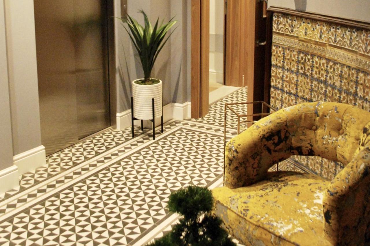 Deluxe City Centre Two Bedroom - Grand Central House Gibraltár Kültér fotó