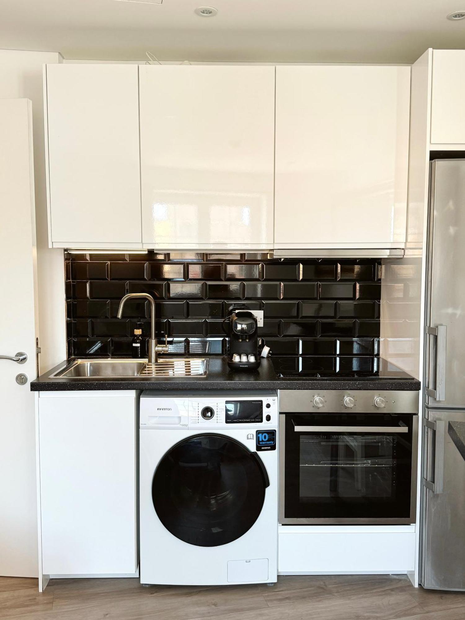 Deluxe City Centre Two Bedroom - Grand Central House Gibraltár Kültér fotó