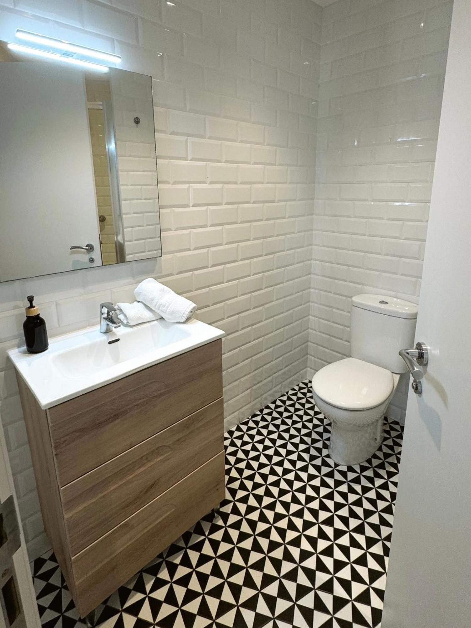 Deluxe City Centre Two Bedroom - Grand Central House Gibraltár Kültér fotó